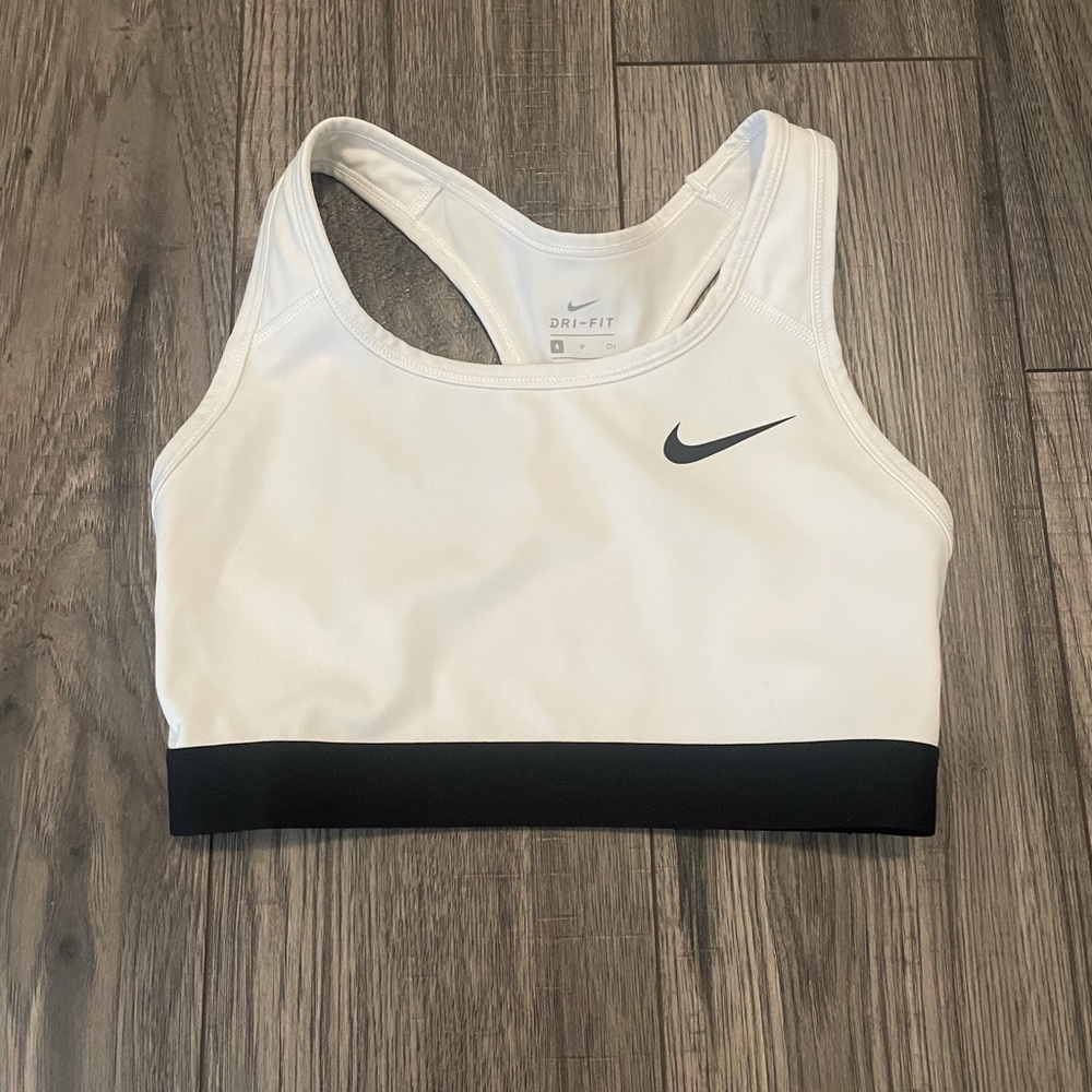 Nikes sports bras xs for both